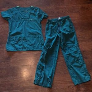 Scrub set